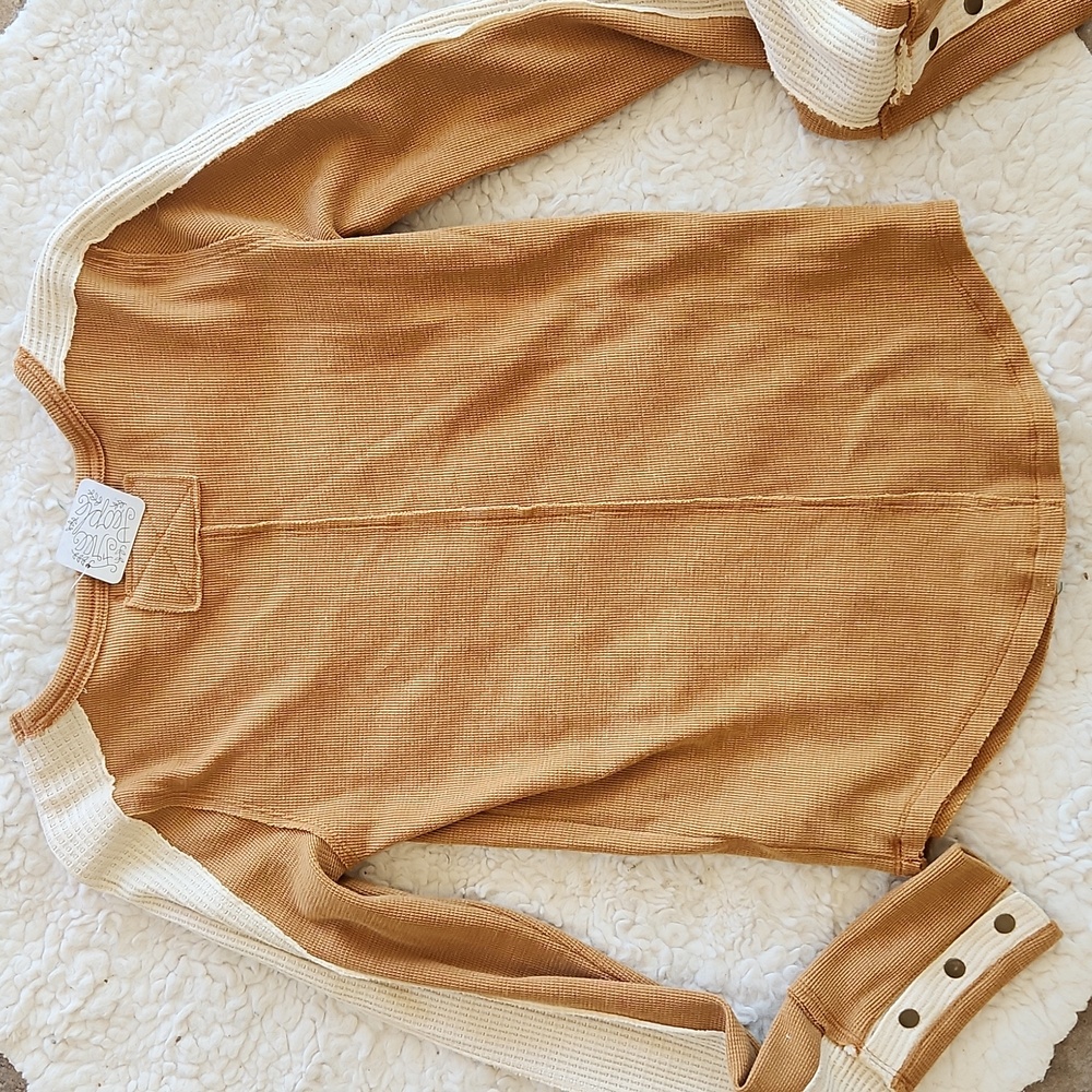 NWT..Free People Thermal top - Picture 3 of 9